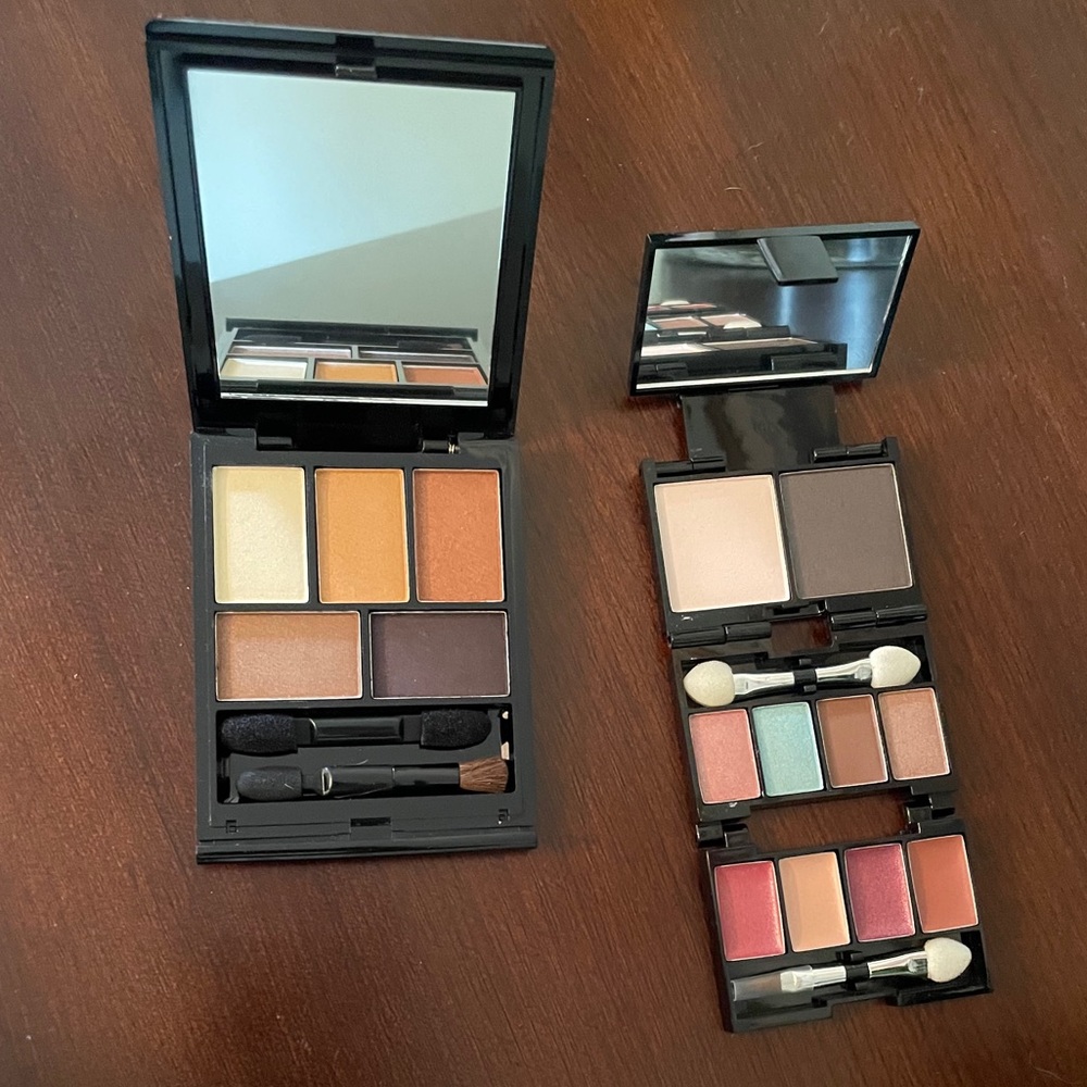 Makeover Essentials Eyeshadow Compacts